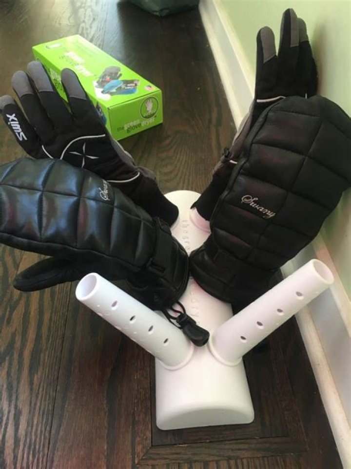 Do two Equestrian's Gloves stack