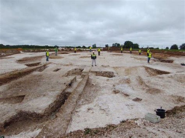 How do I know where my Archaeology dig sites are?