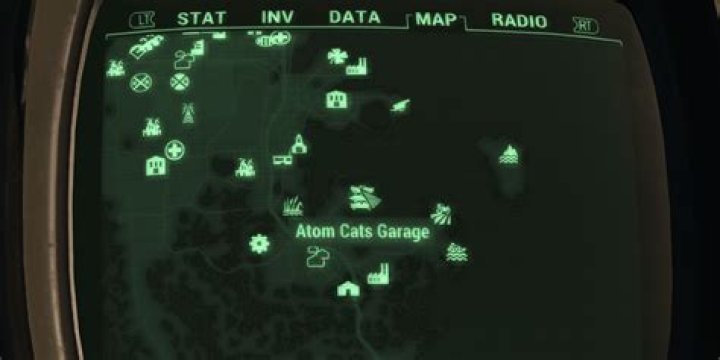 How do I set a mark in the Fallout 4 map?