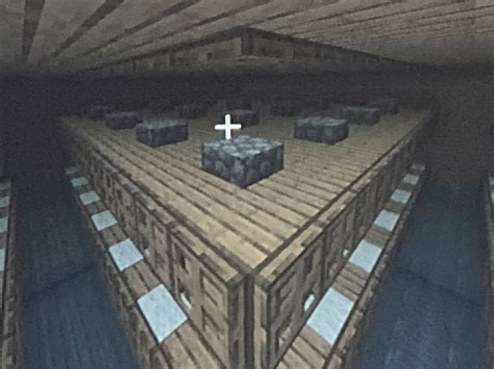 My minecraft world spawn keeps setting underground?